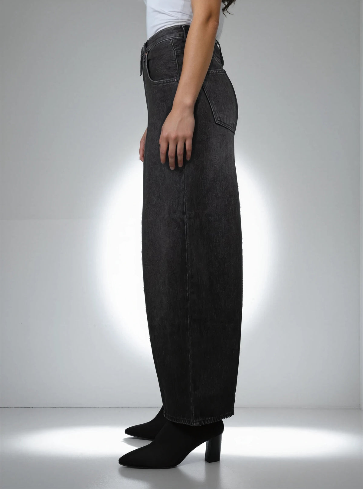 Wide Leg Denim Jeans in Washed Black