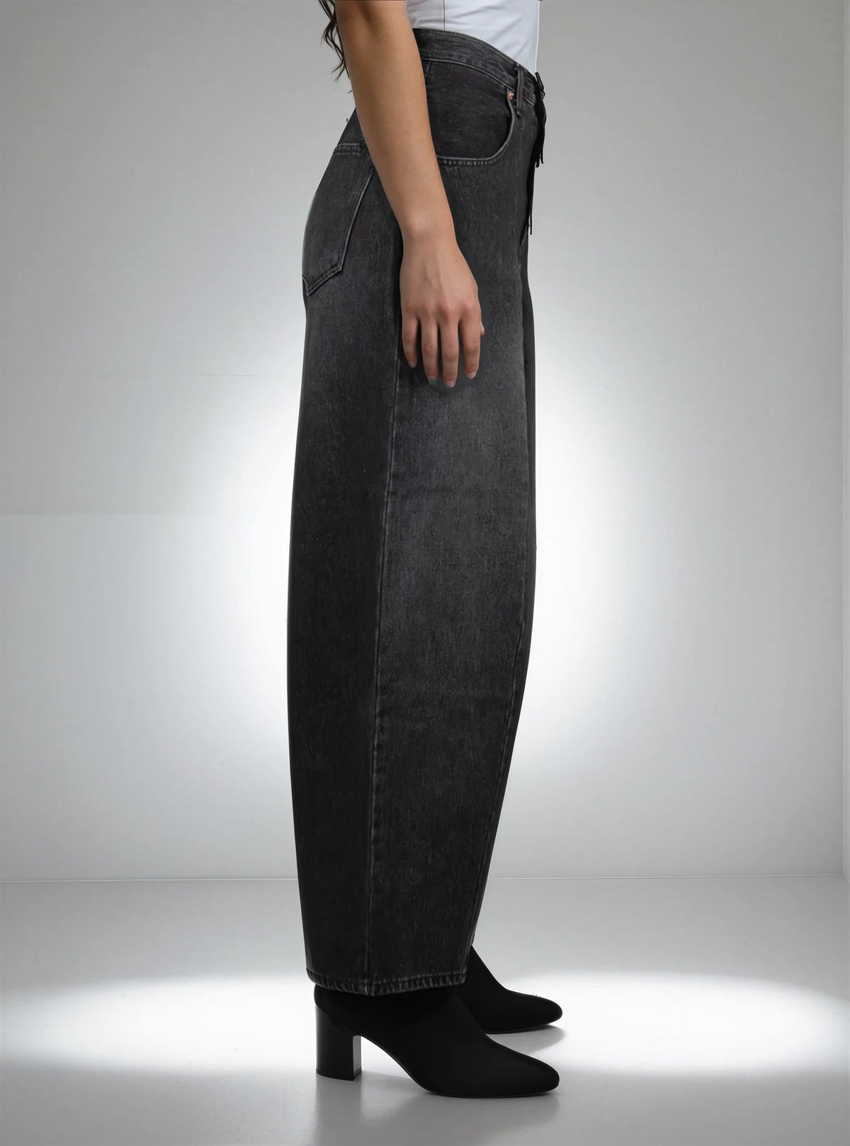 Wide Leg Denim Jeans in Washed Black